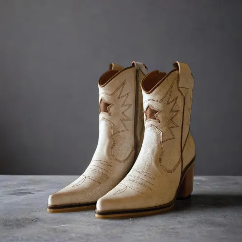 Botin Lusitano Blanco Invierno Desgastado Estrella Camel