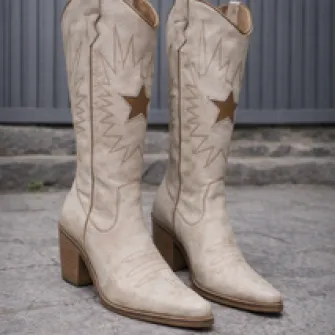Bota Lusitana Blanca Desgastada